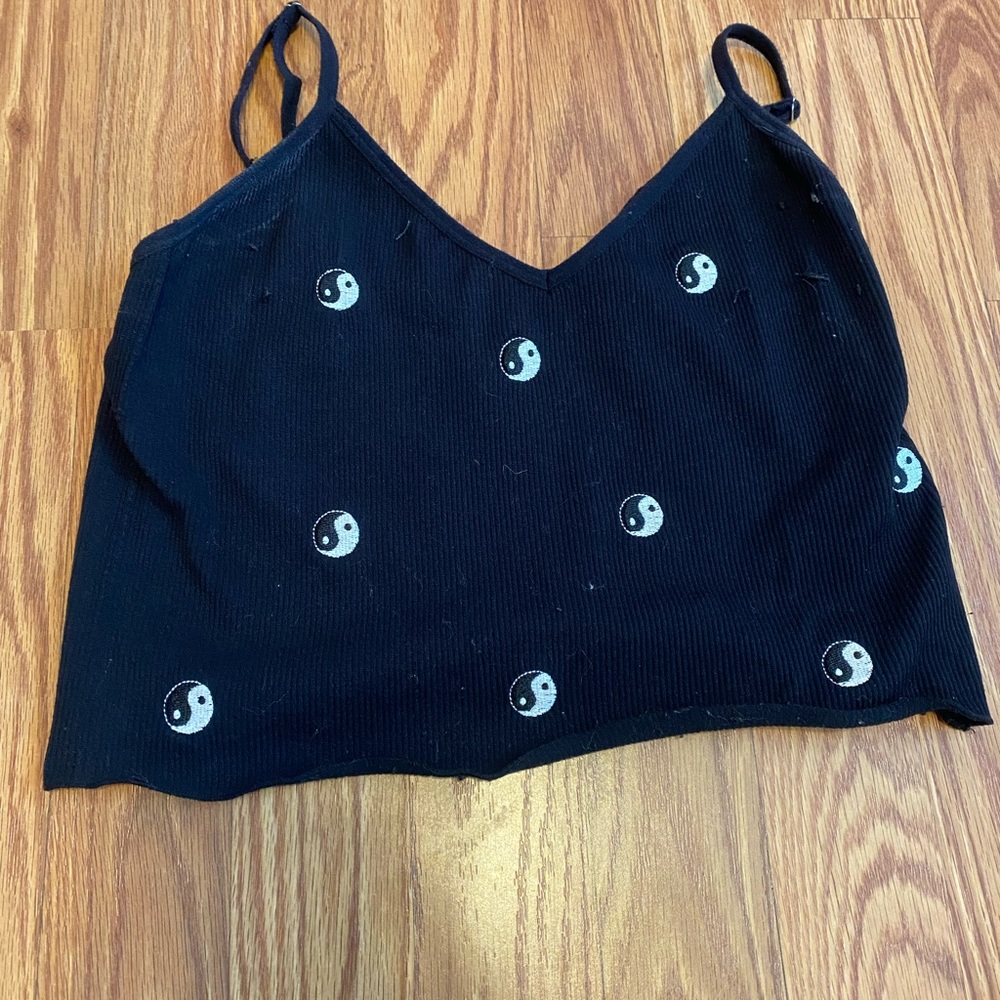 Short yin Yang crop top
